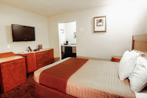 Heritage Inn San Diego image 7